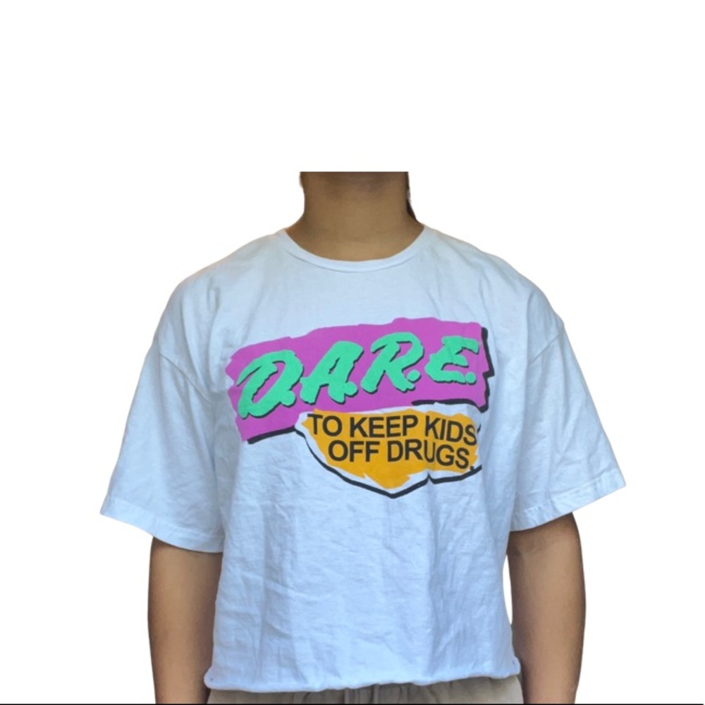 White Graphic Women’s D.A.R.E Logo “Keep Kids Off Drugs” Shirt Size X-Large
